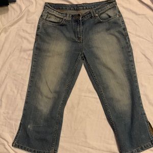 👖Live-In Vintage-Rare find. Women’s Capris Jeans Size 30 is equivalent Size 10